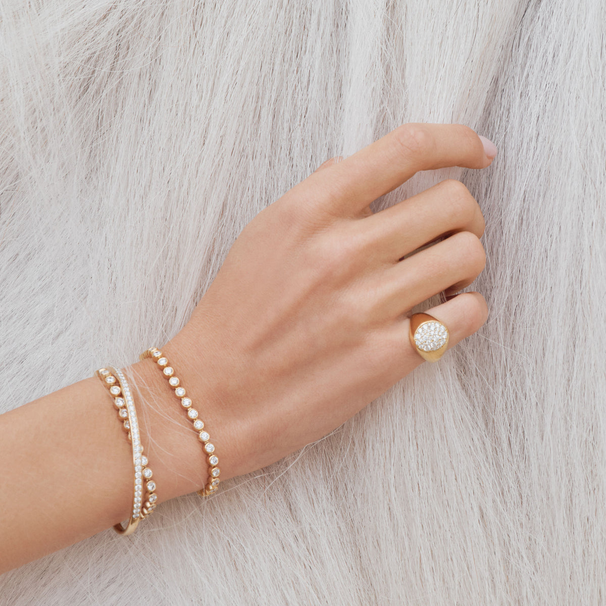 Elegant 18K Guld Armbånd m. Diamanter