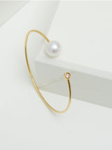 Open Designed 18K Gold Bangle w. Diamond & Pearl