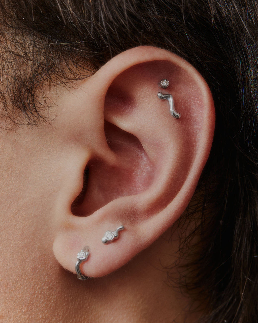 Flora 5 14K Hvidguld Huggie m. Lab-Grown Diamant