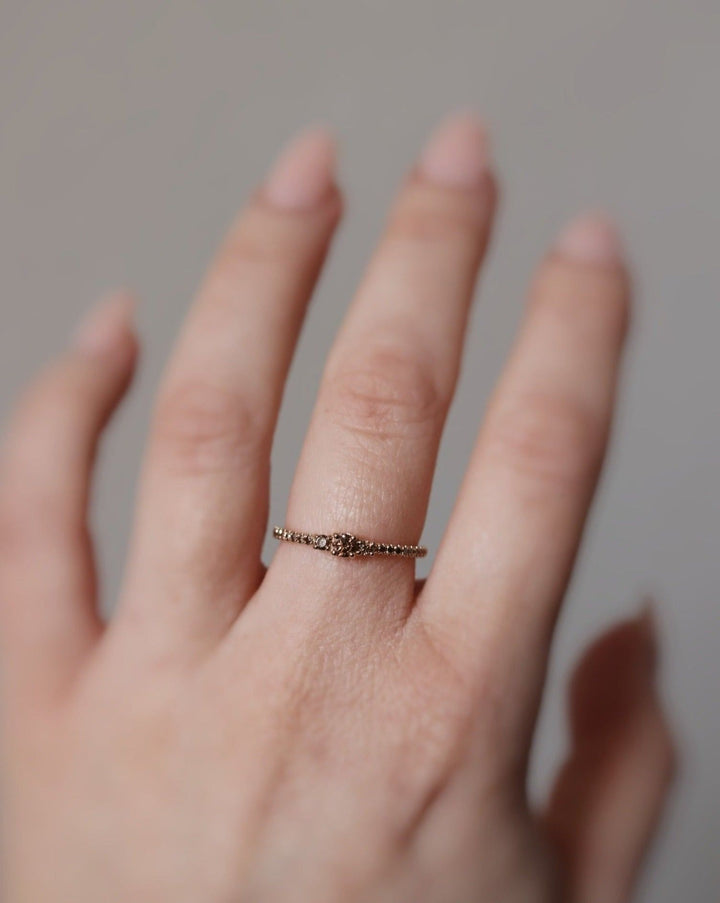 Gilda 18K Gold, Whitegold or Rosegold Ring w. Dark Chocolate Diamonds