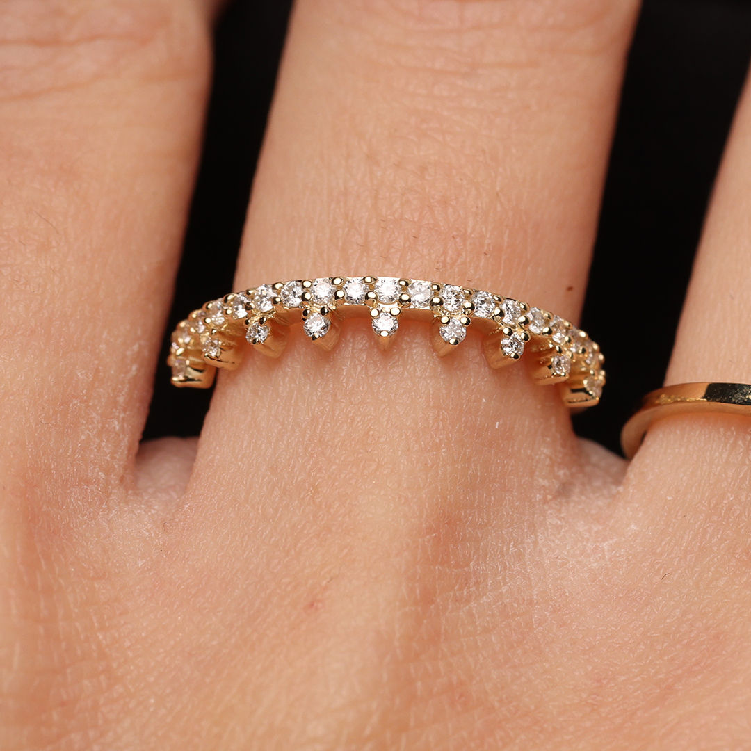 Her Majesty's 18K Rose Gold Ring w. Diamonds