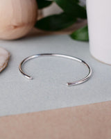 Hidden Gem 18K Gold, Whitegold or Rosegold Bangle w. Diamonds