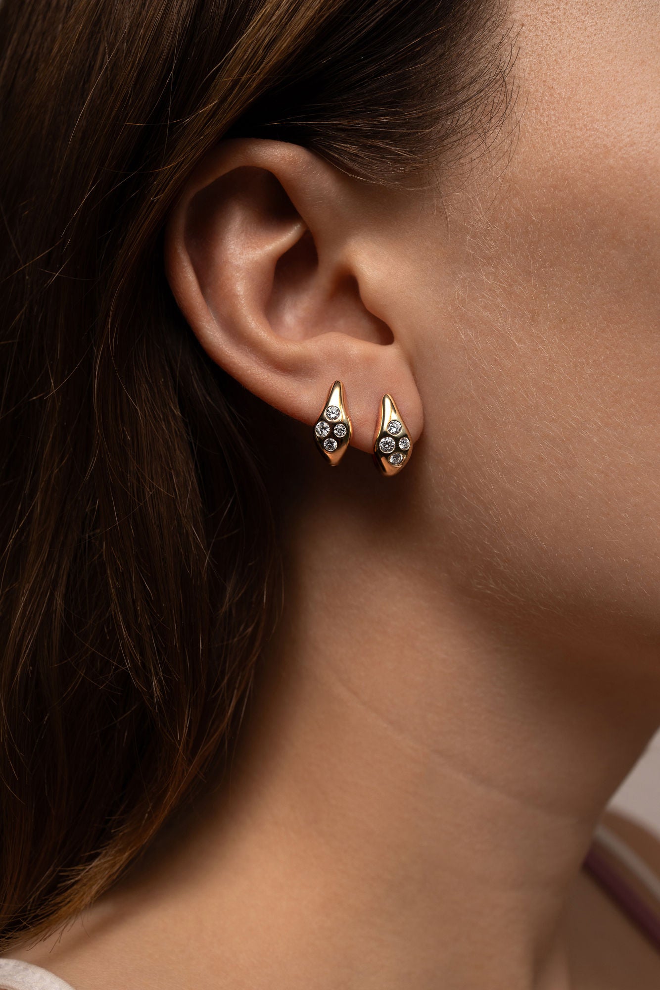 Curve 18K Rosegold Huggies w. Diamonds