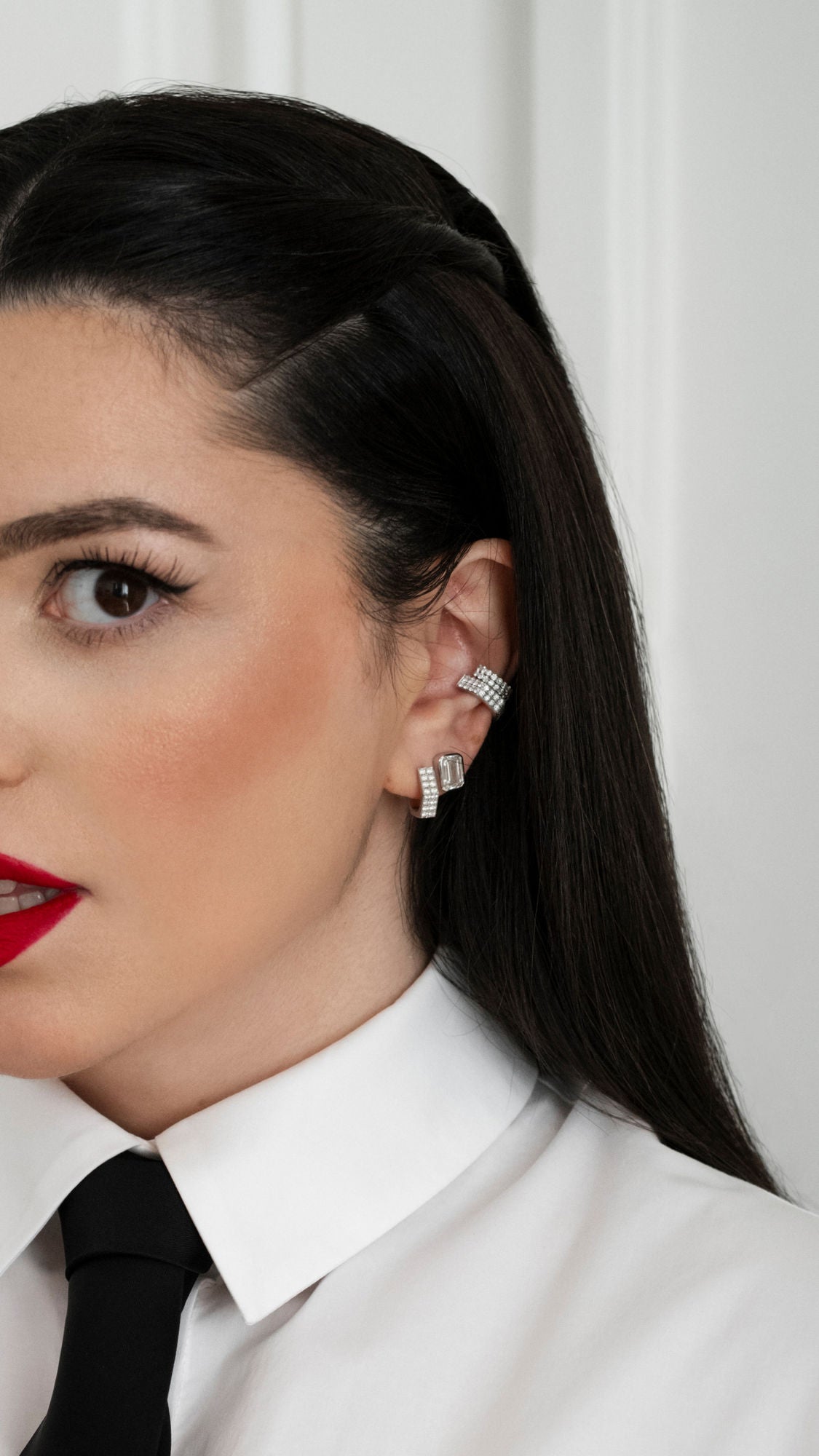 Bolt 14K Gold Earcuff w. Diamonds