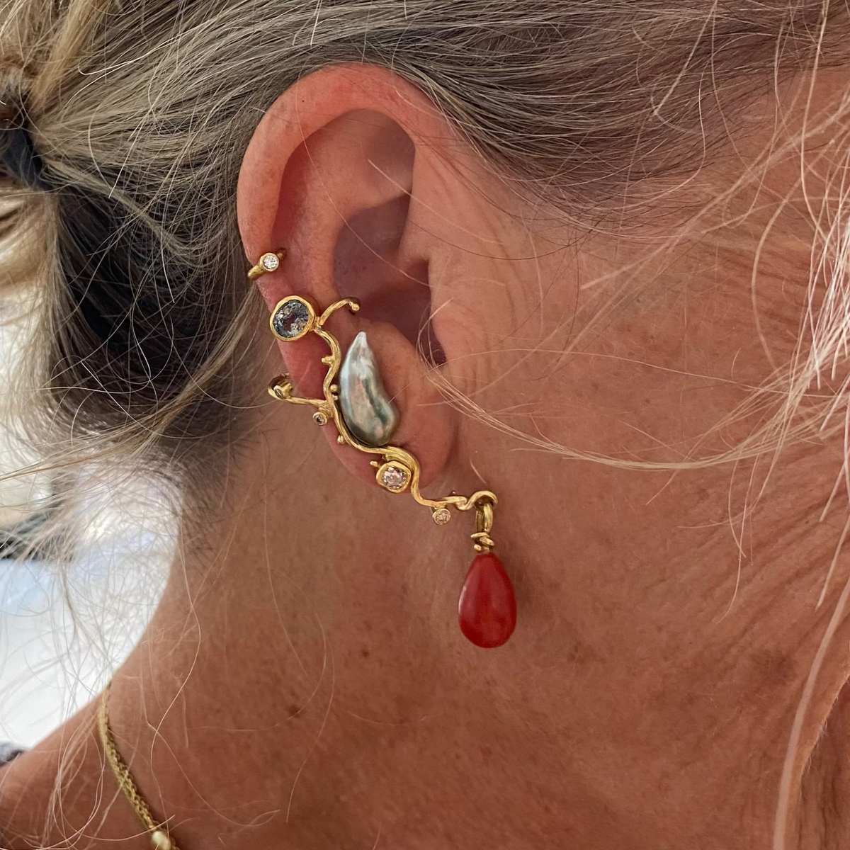 Filuka 18K & 22K Gold Earring w. Pearl & Diamond