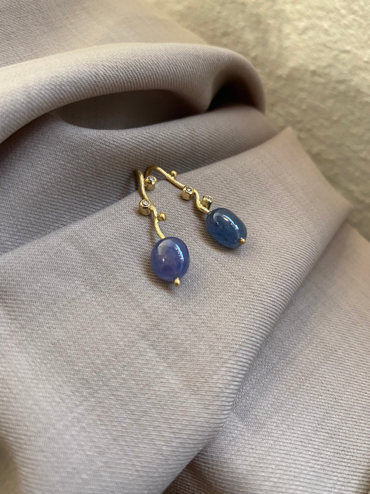 Love Seafire 18K Guld Øreringe m. Safir