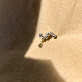 Fine Curves 18K guld Stud m. perler & grøn safir