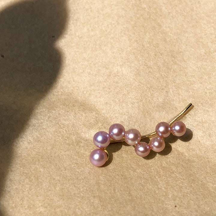 Fine Curves 18K Gold Earring w. Pearls