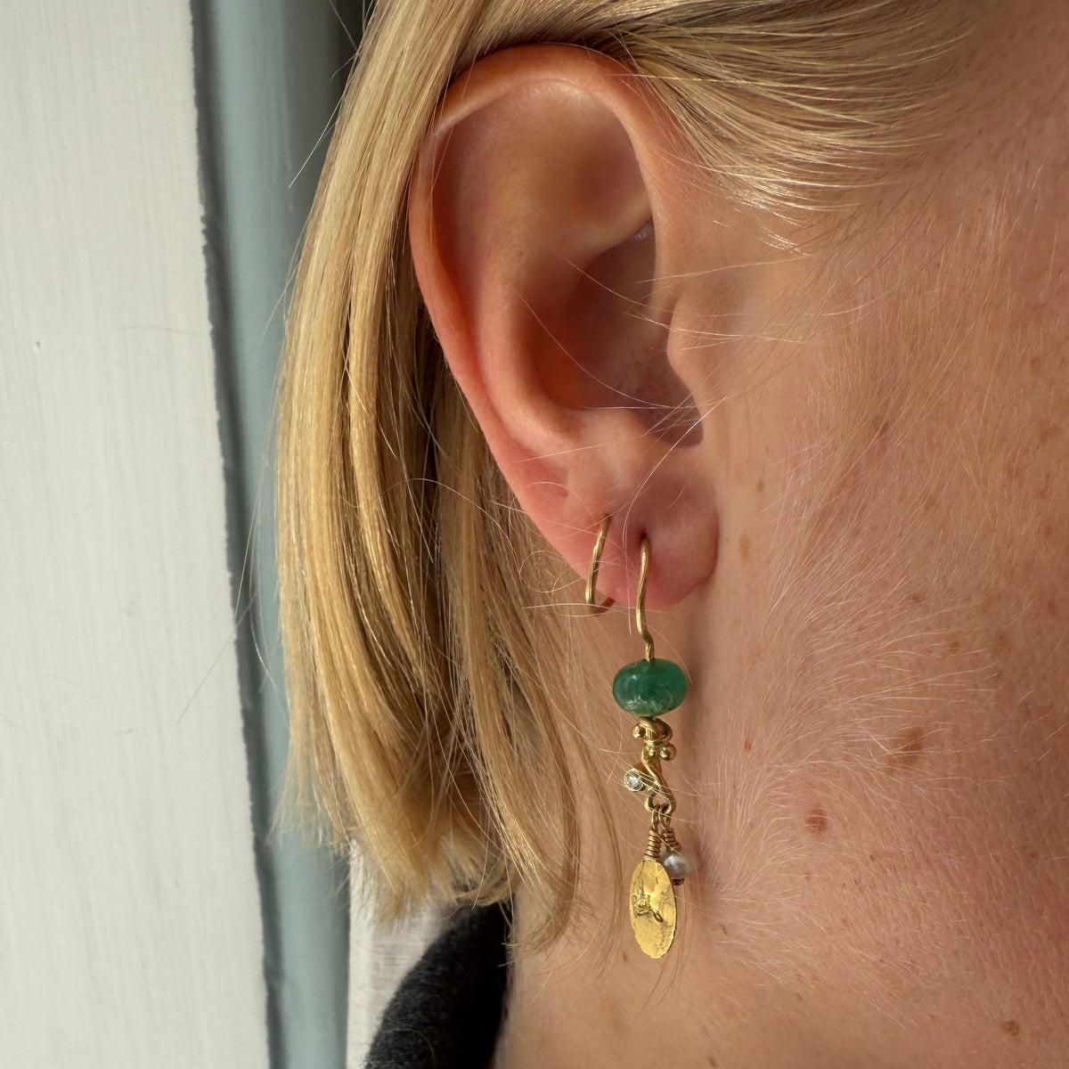 Spiral Seafire 18K & 22K Gold Earring w. Pearl, Emerald & Diamond