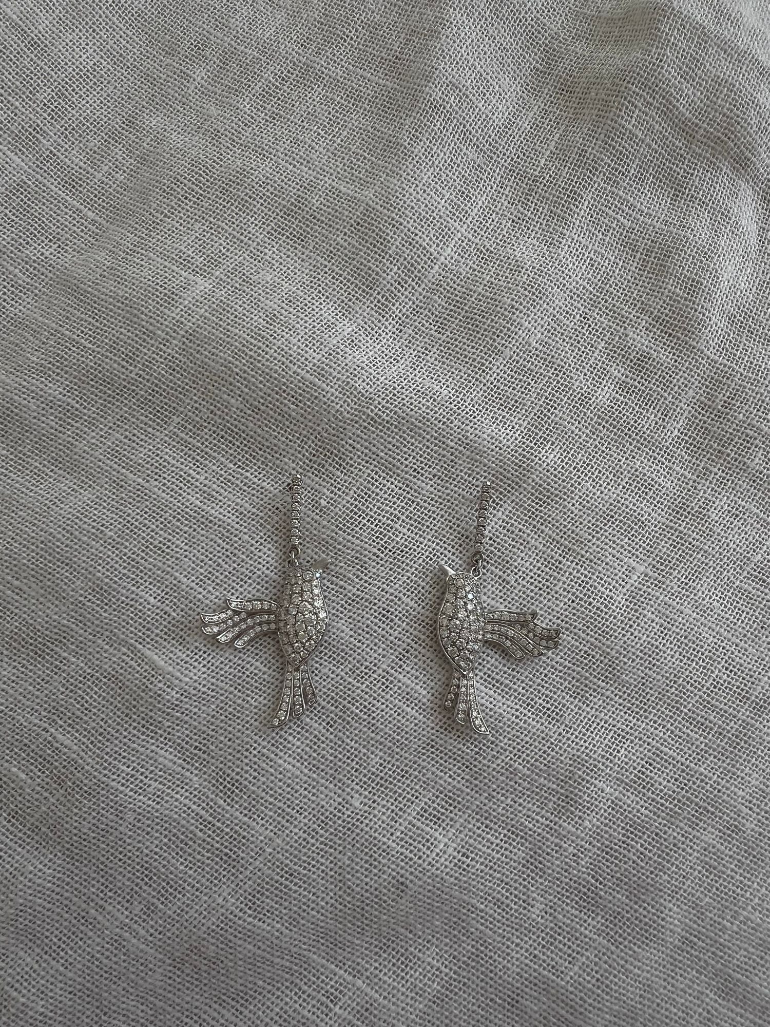 By Naila | Humming Pavé 18K Gold, Whitegold or Rosegold Studs w. Diamonds