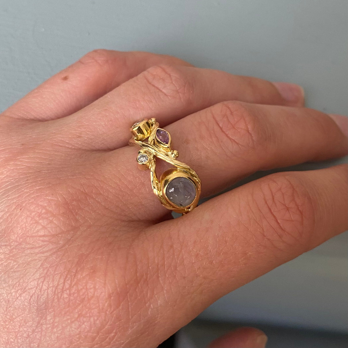 Seafire 18K & 22K Gold Ring w. Star Sapphire & Diamond