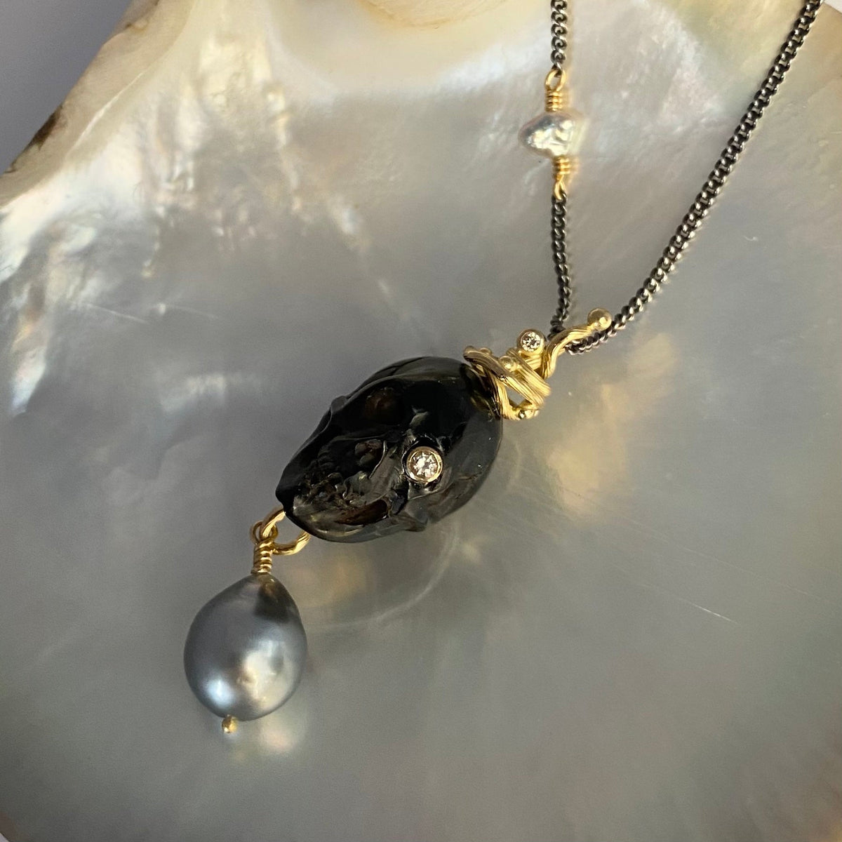 Memento Mori 18K og 22K Guld & Sølv Halskæde m. Tahiti-Perle, Keshi Perle & Diamant
