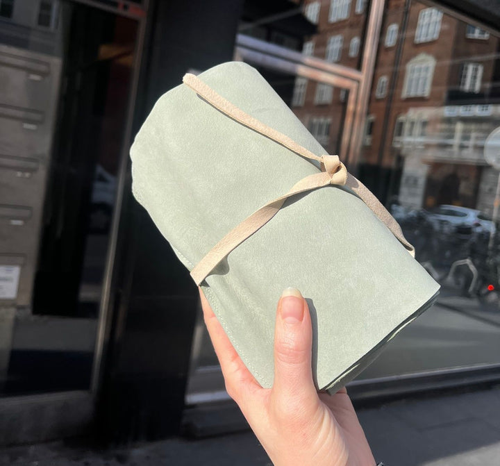 August Sandgren | Juwel-auf-the-Go-Nebelgrün/Beige