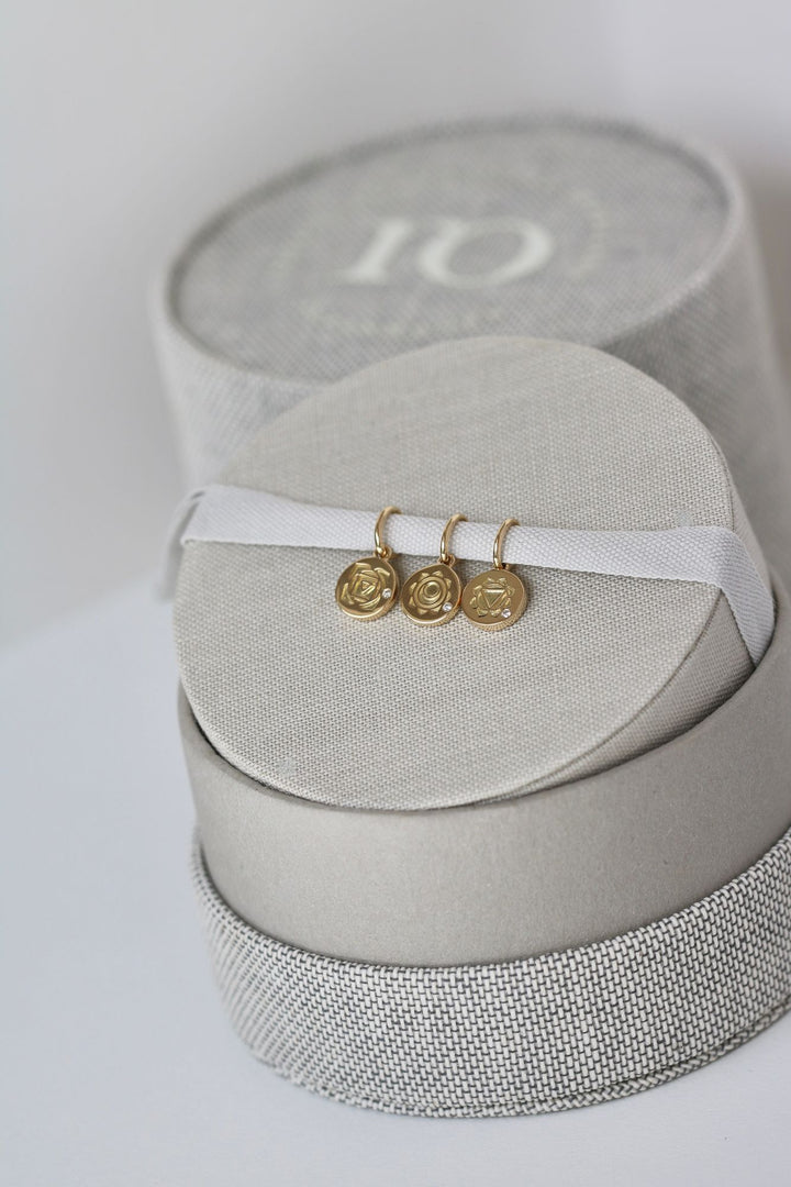 Indre Ro Solar Plexus Chakra 18K Guld Vedhæng m. Diamond