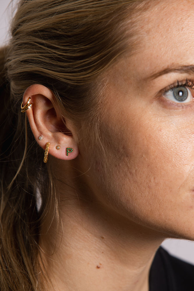 IX P 22K Gold Plated Stud w. Zirconia