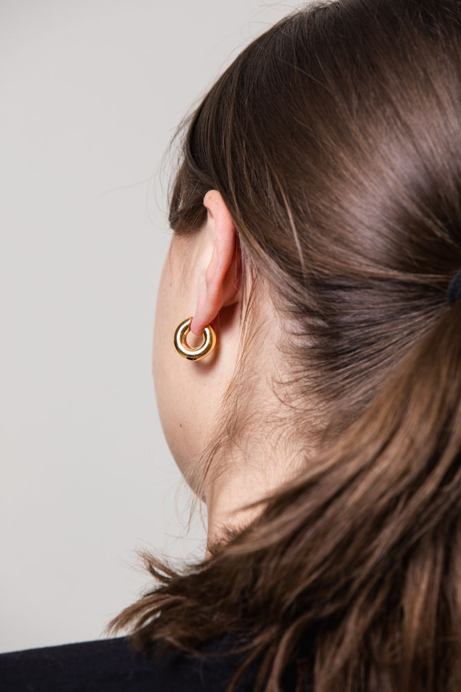 IX Finley 22k Gold Plated Hoop Ohrring