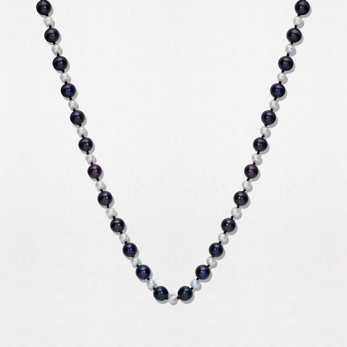 Small Pebble Monochrome 18K Gold Necklace