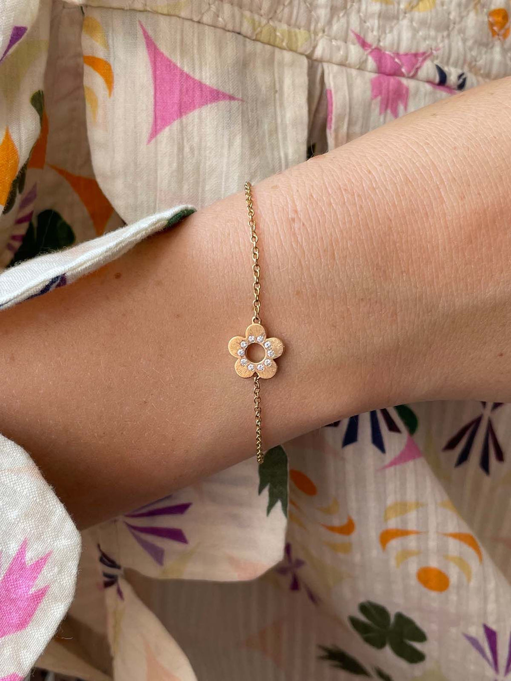 Flower Power 18K Gold Bracelet w. Diamonds