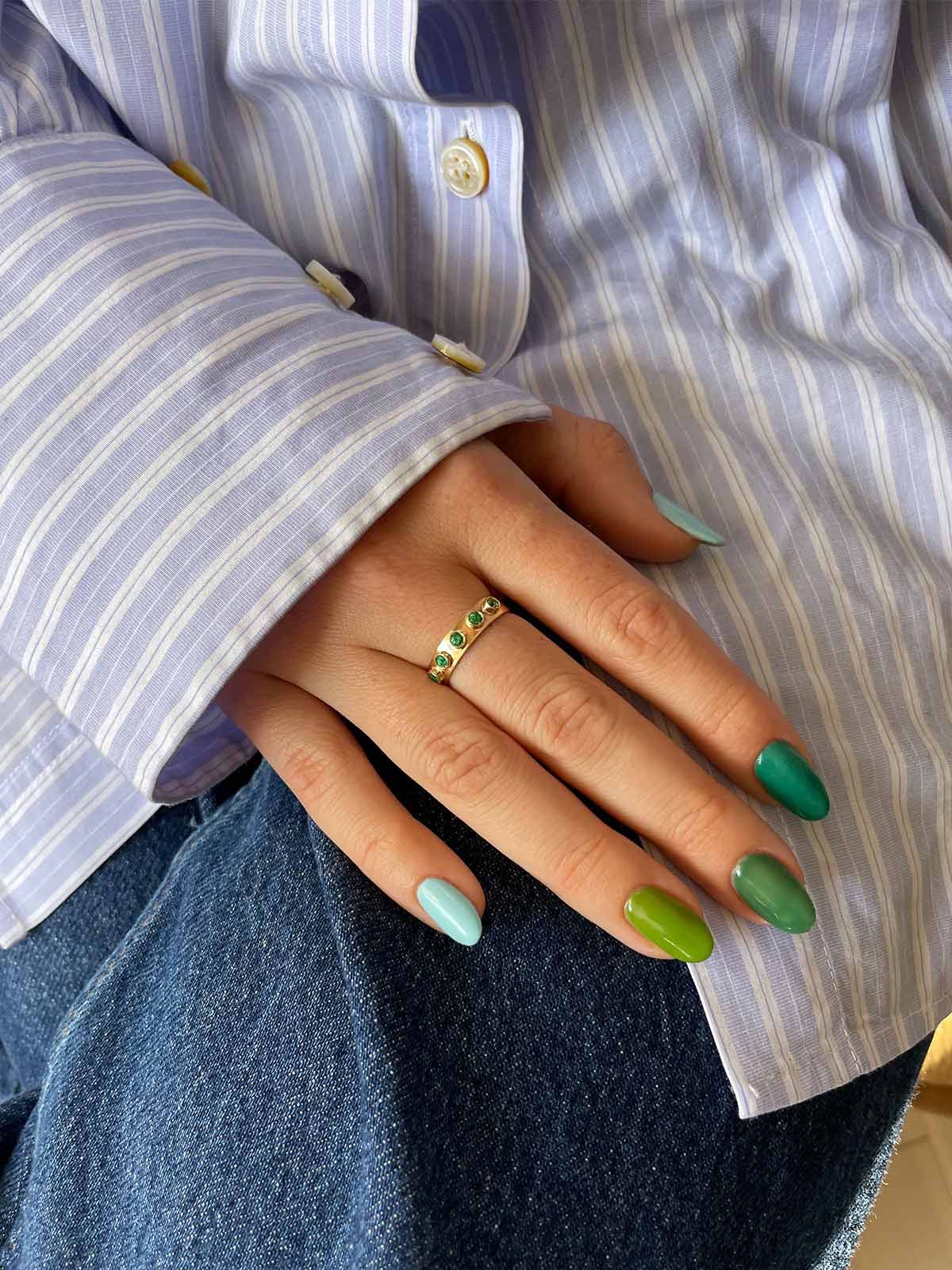 Jabbar 18K Gold Ring w. Emeralds