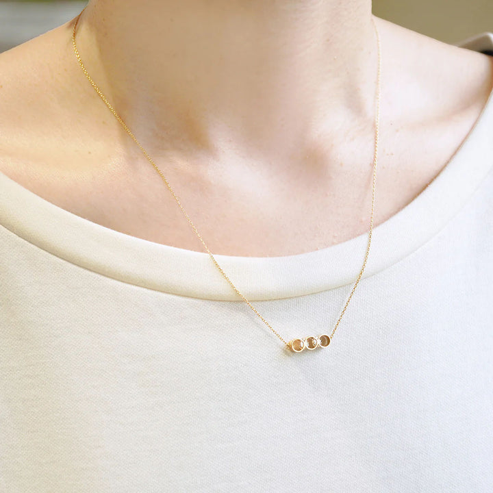 Con lang 18k Gold Halskette w. Diamanten