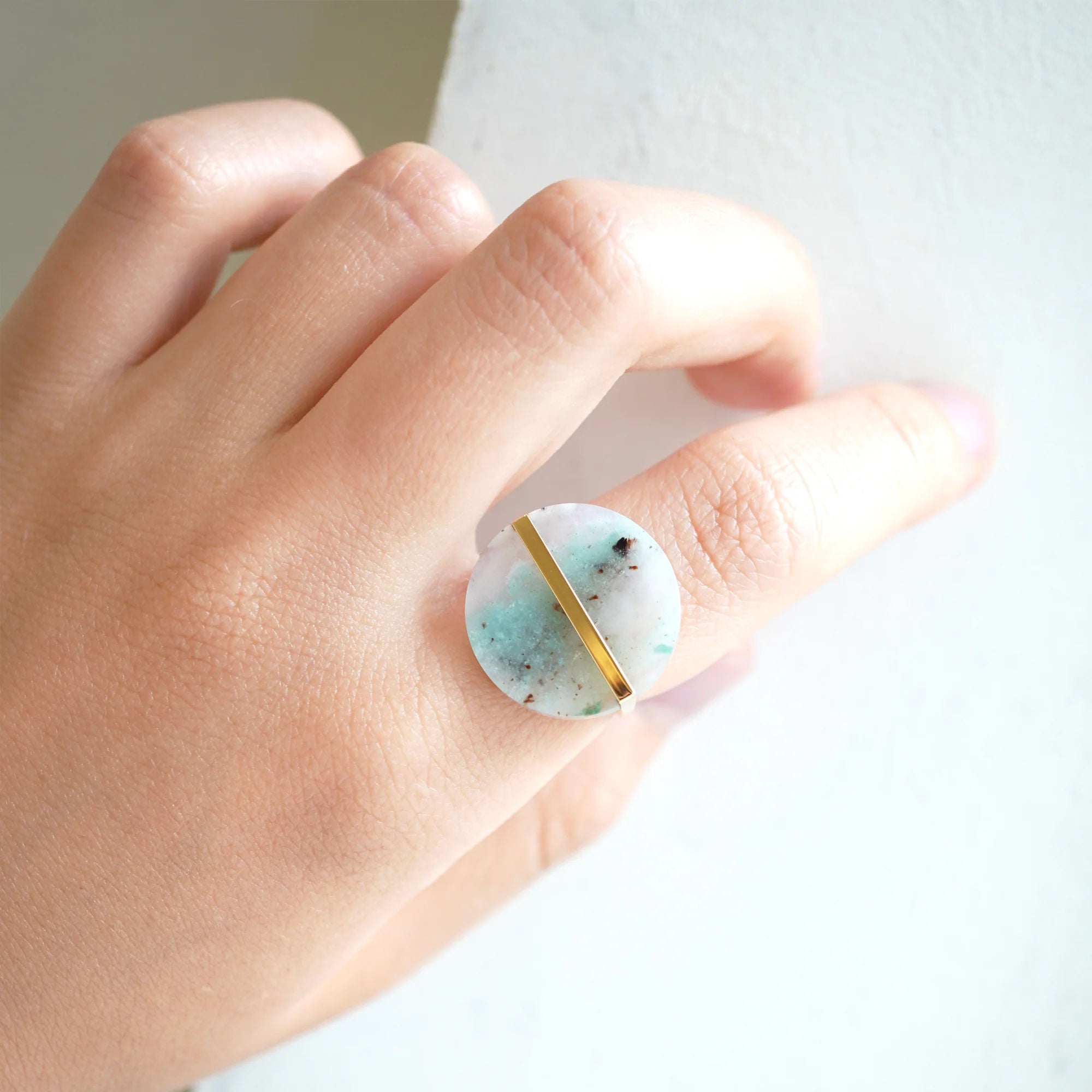 Slice 10K Gold Ring w. Aquaprase