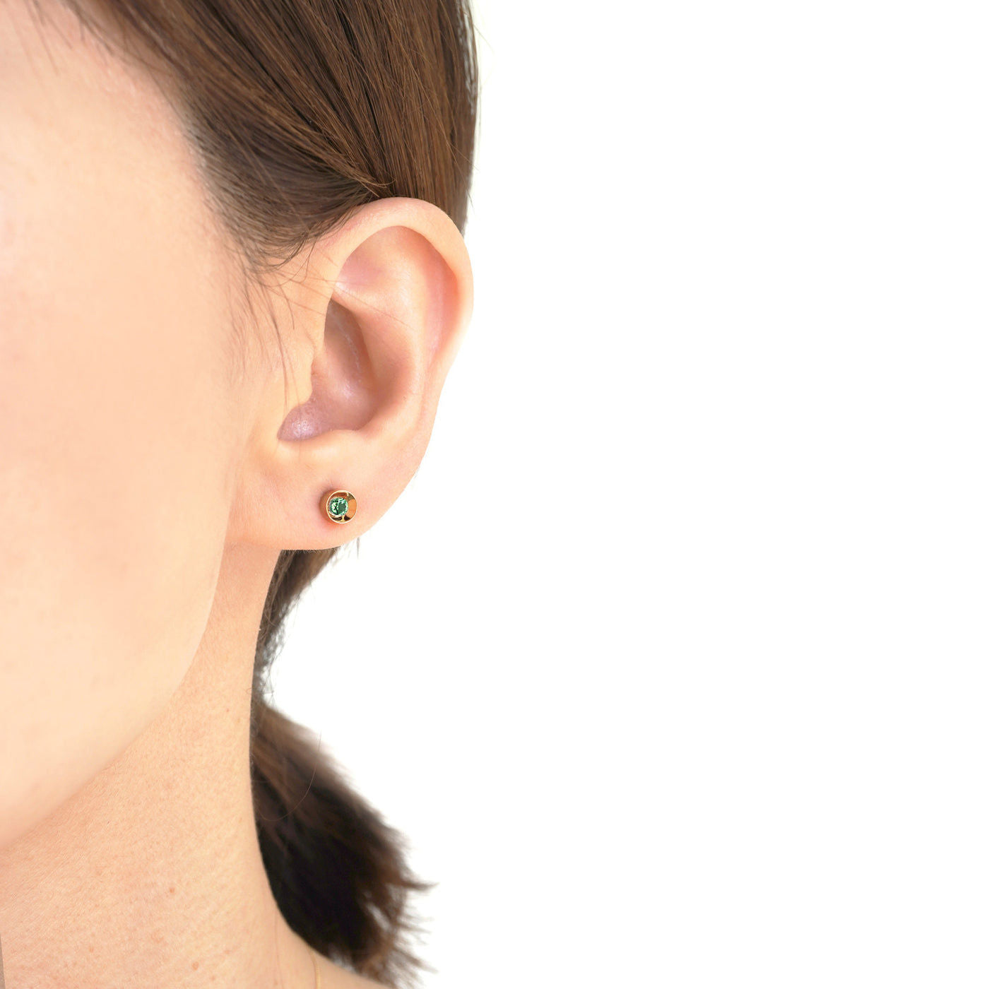 Spot Single 18K & 10K Earring w. 3mm Emerald