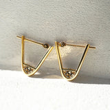 Tip S 18K Gold Earring w. Diamonds
