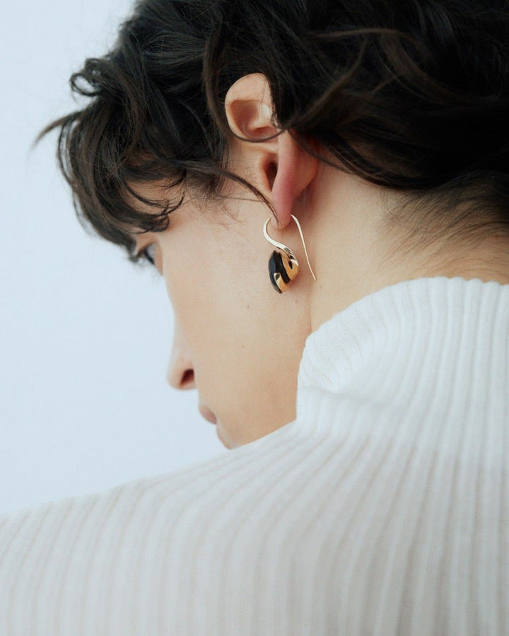 Meadow 18K Gold Earring w. 7ct Mpingo Wood