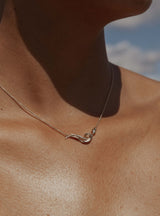 Unda 14K Gold Necklace w. Diamond