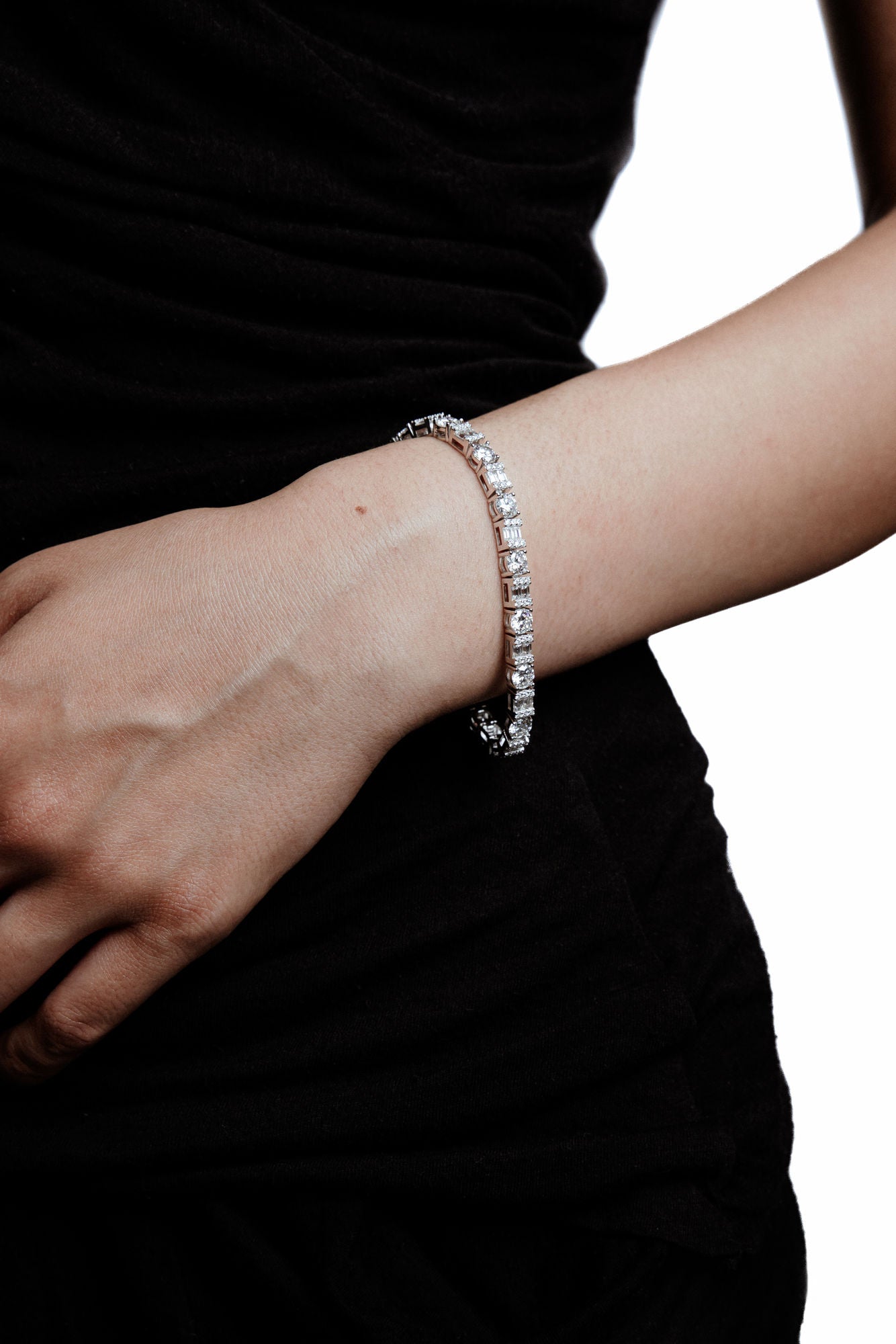 Rail Rhodium Plated Silver Tennis Bracelet w. Moissanites