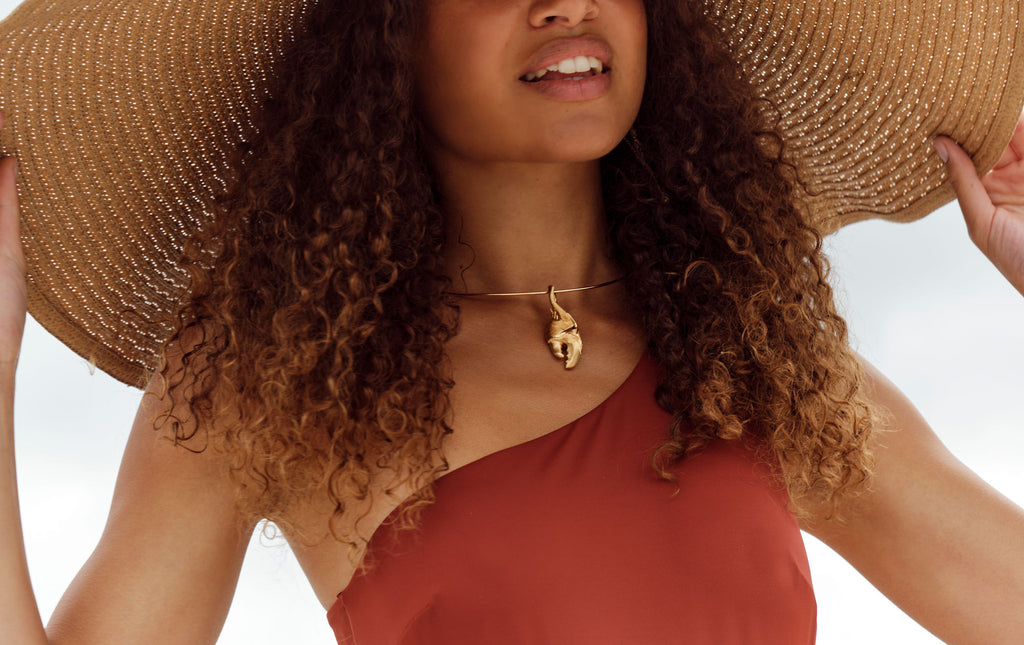 Junger Fisch großer Klaue 18k Gold Anhänger