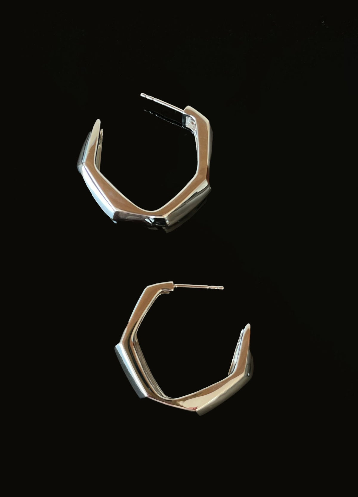 Asymmetric Store Sølv Hoops