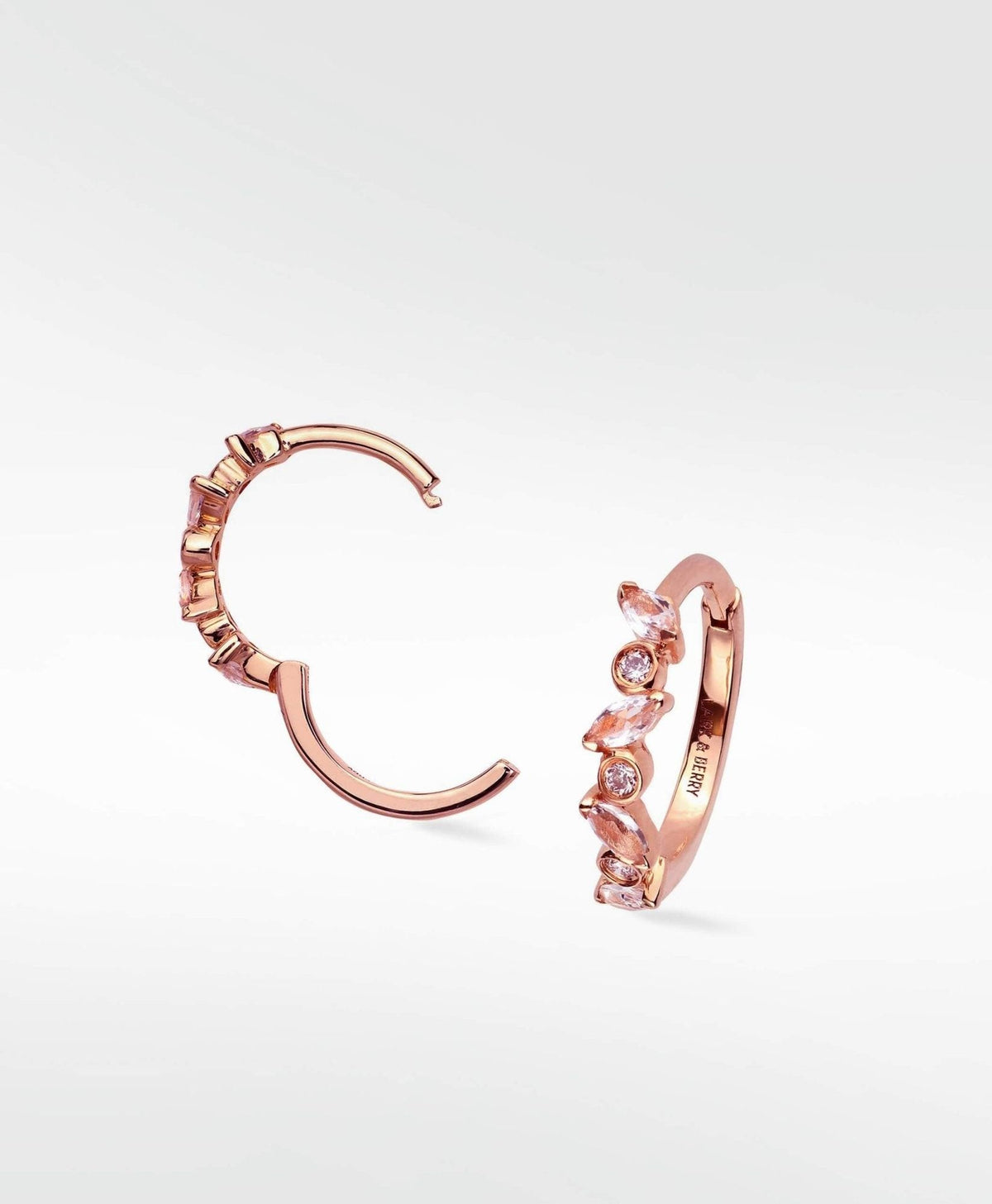 Veto großer 14K Rosegold Hoop w. Diamanten und Saphire im Laborgewachsen
