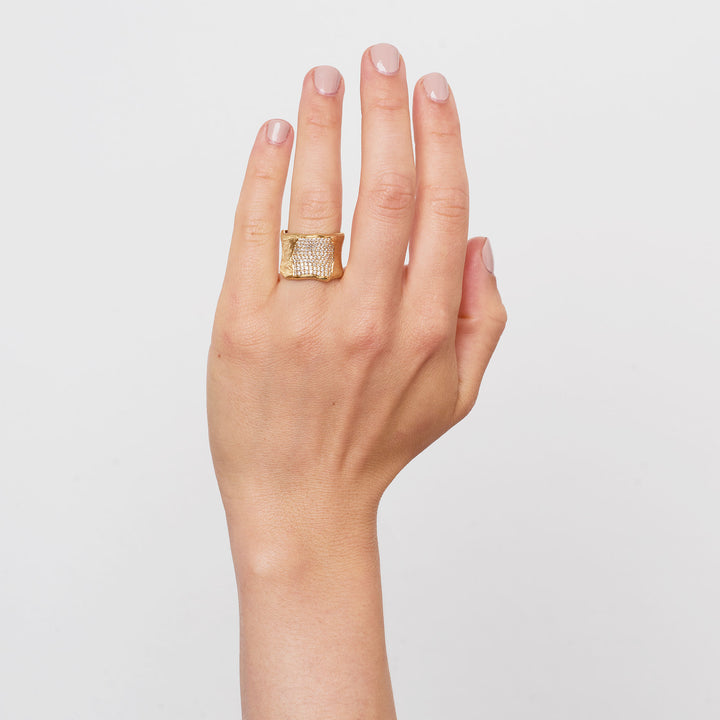 TIARA 14K Gold Ring w. Diamonds