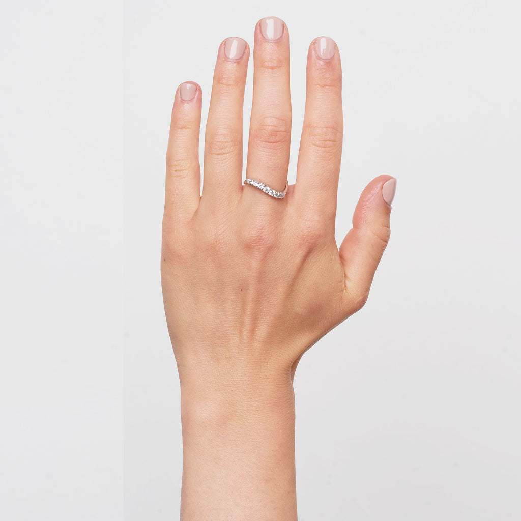 Dua 14k Weißgoldenring w. Diamanten