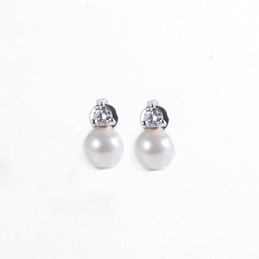 14K Gold Studs w. Diamonds & Pearl