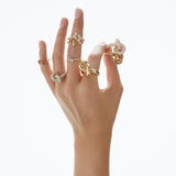 Legacy Knot Medium (Loose) 18K Gold Ring w. Diamonds