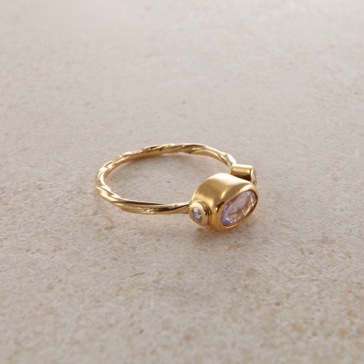 Cocktail 18K & 22K Gold Ring w. Sapphire & Diamonds