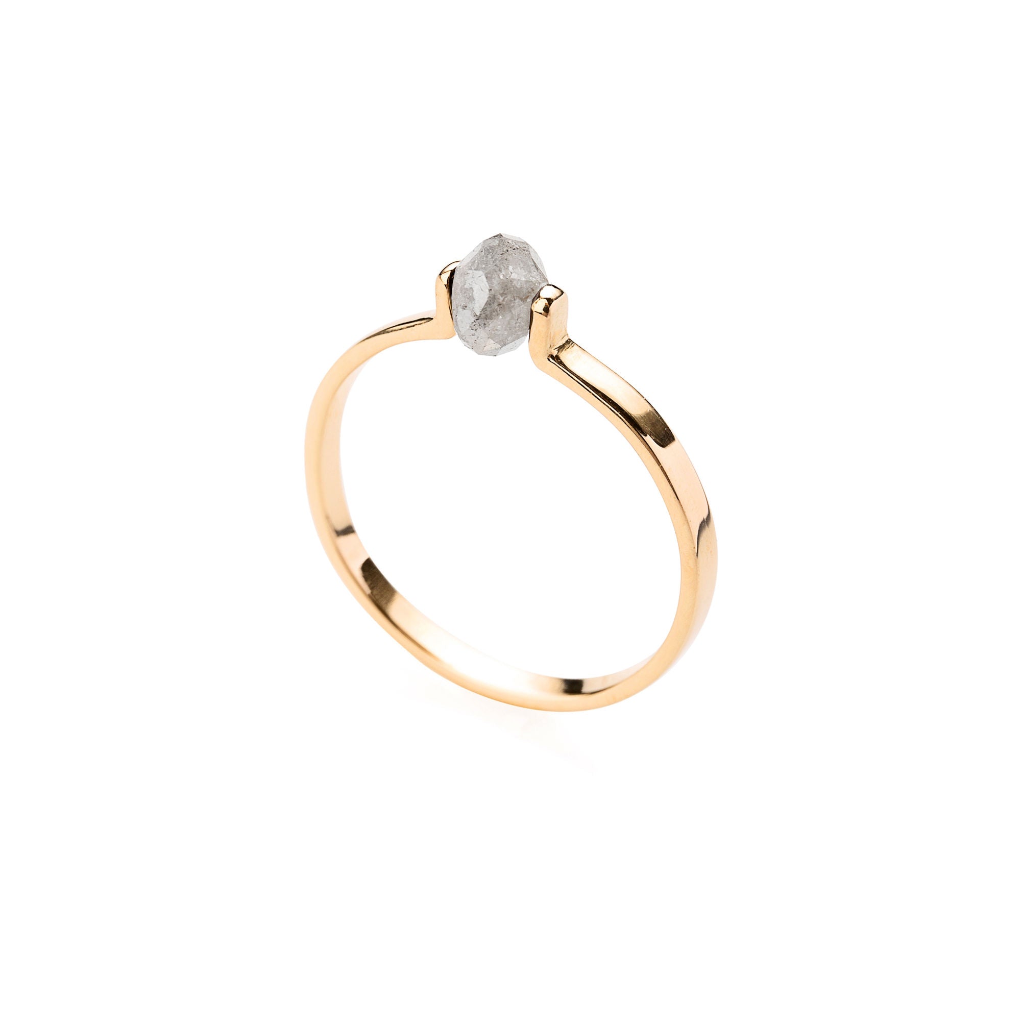 Raw Golden 14K or 18K Gold, Whitegold or Rosegold Ring w. Grey Diamond