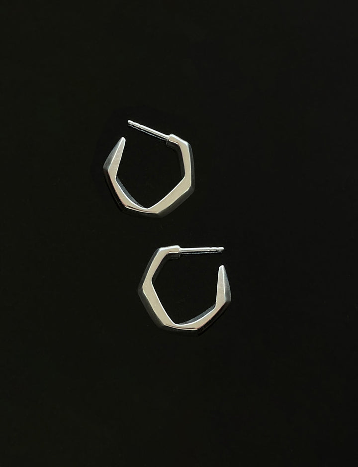 Asymmetric Medium Sølv Hoops