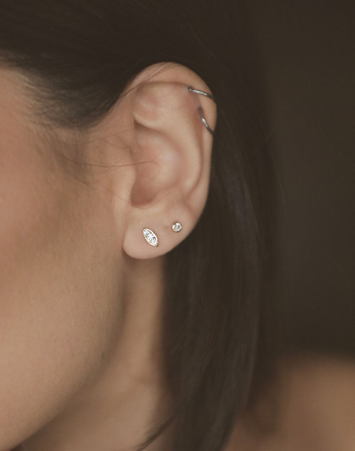 Marquise 18K White Gold Stud w. Diamond