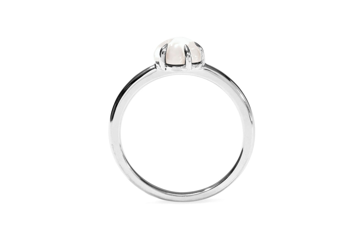 Mid Cloud 18K Whitegold Ring w. Milky Quartz