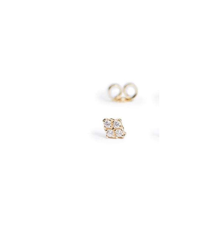 Moony 18K Gold Stud w. Diamonds