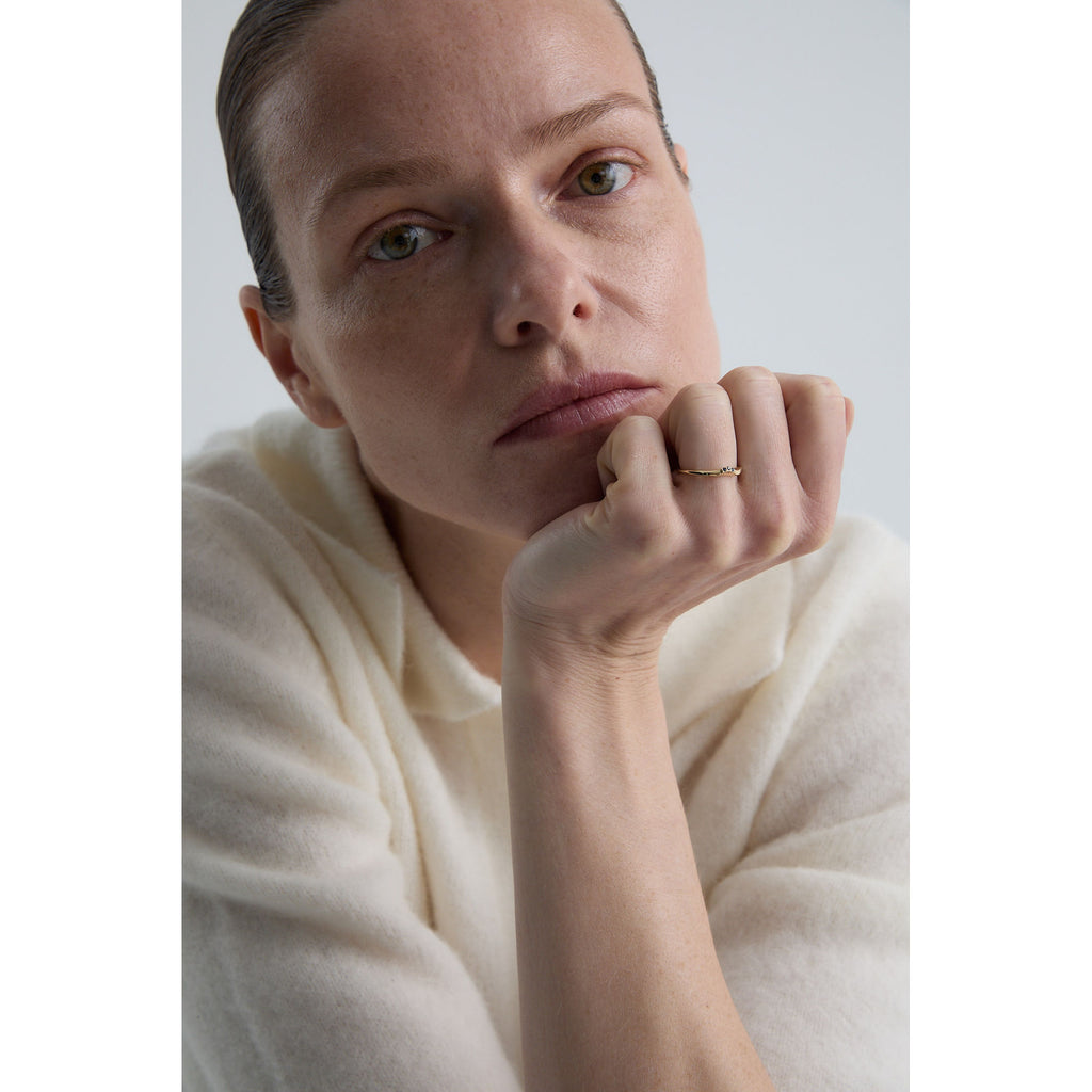 On The Edge 18K Gold Ring N°13 w. Sapphires