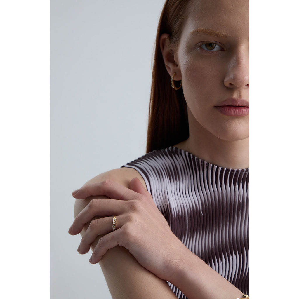 On The Edge 18K Gold Ring N°9 w. Diamonds