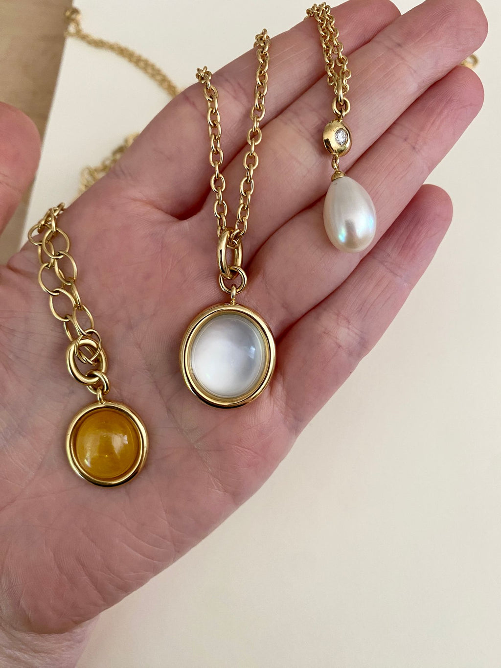 Pearl Pebble Diamond 18K Gold Pendant