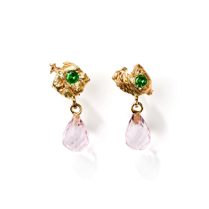 Sun Melted OhrsteckerOhrstecker aus 14K Gold I Perle, Morganit & Tsavorit