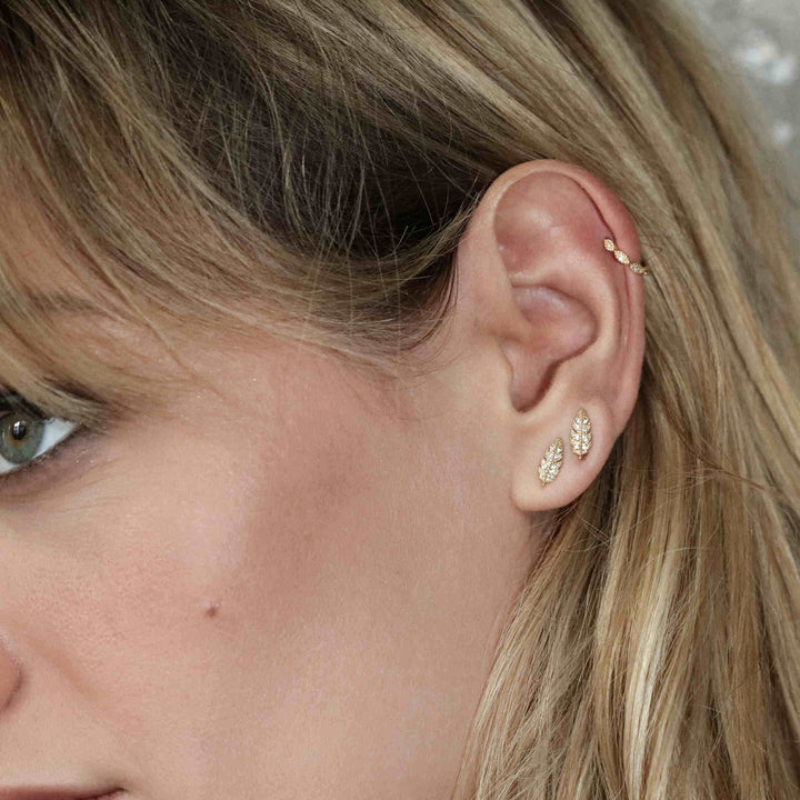 Feather Suki 18K Gold Stud w. Diamonds