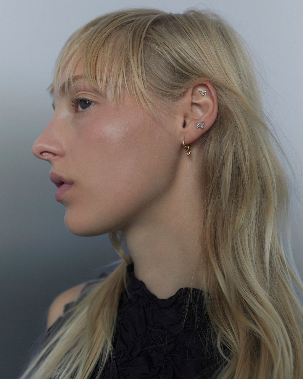 Papillon 14k Gold Huggie