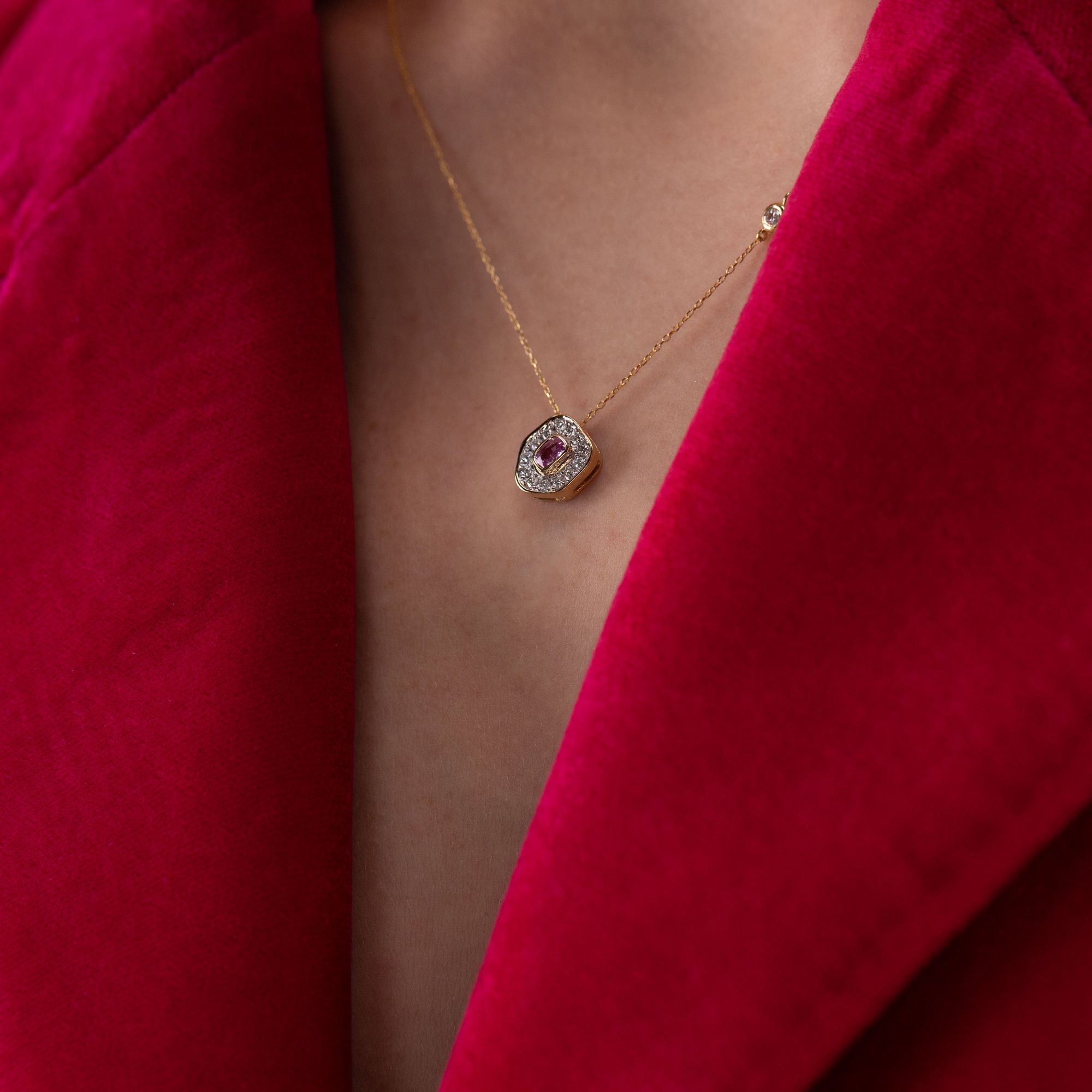Desert Rose 18K Gold Necklace w. Pink Sapphire & Diamonds